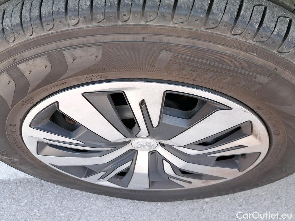  Peugeot  2008 PEUGEOT  / 2019 / 5P / todoterreno Active BlueHDI 81kW (110CV) #41