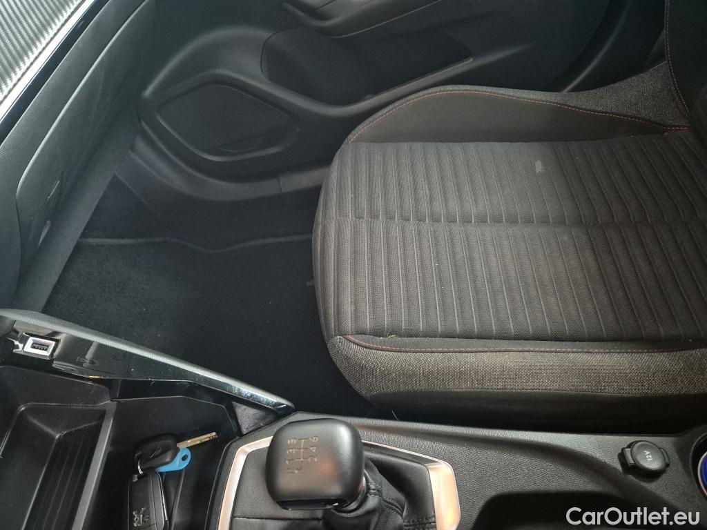  Peugeot  2008 PEUGEOT  / 2019 / 5P / todoterreno Active Pack BlueHDI 81kW (110CV) #20