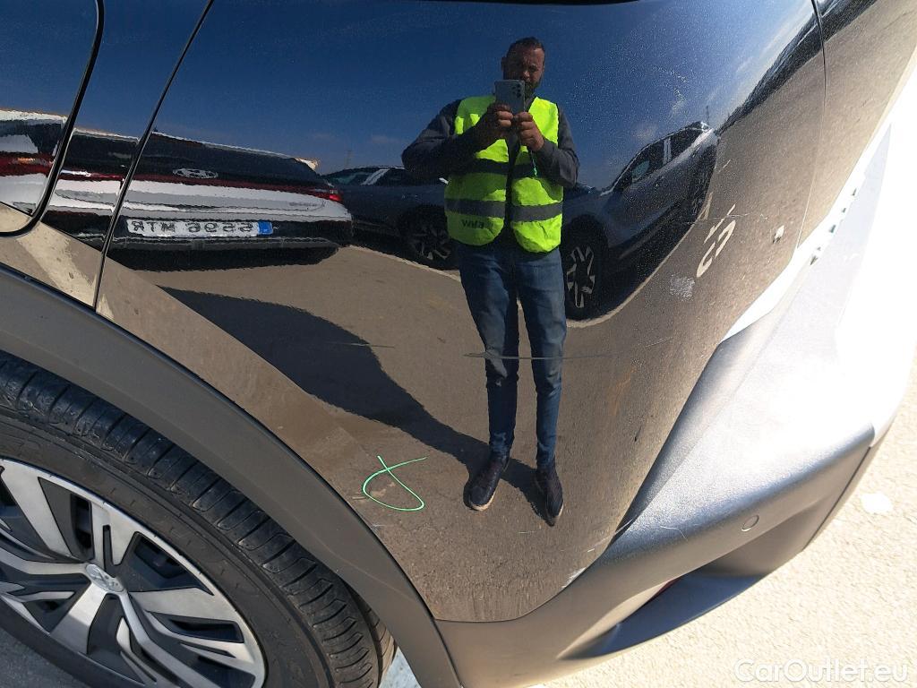  Peugeot  2008 PEUGEOT  / 2019 / 5P / todoterreno Active BlueHDI 81kW (110CV) #4