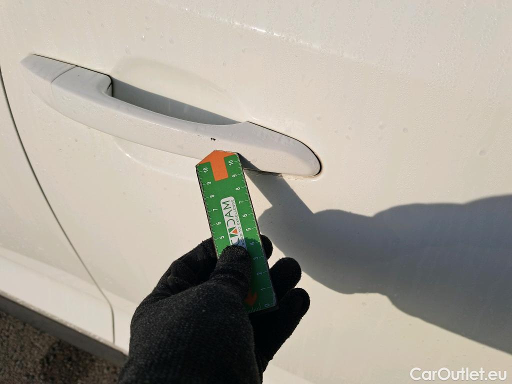  Hyundai  Tucson HYUNDAI  / 2018 / 5P / todoterreno 1.6 CRDI 85kW (116CV) 48V SLE 4X2(SP)(SL) #44