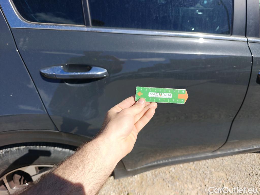  KIA  Sportage KIA  1.6MHEV Drive 100kW(136CV) 4x2(Crist Tintados) #34