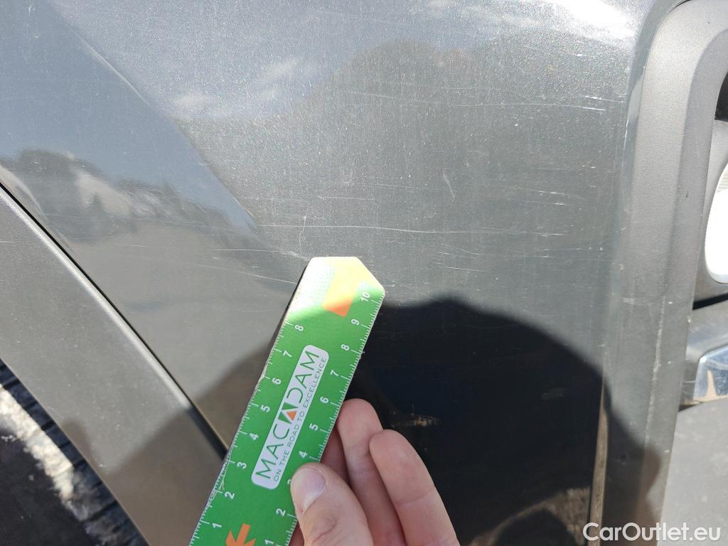  KIA  Sportage KIA  1.6MHEV Drive 100kW(136CV) 4x2(Crist Tintados) #44