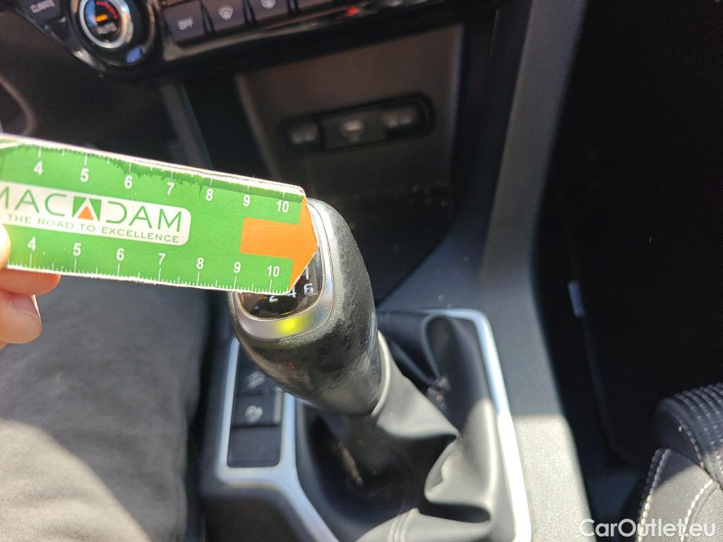  KIA  Sportage KIA  1.6MHEV Drive 100kW(136CV) 4x2(Crist Tintados) #39