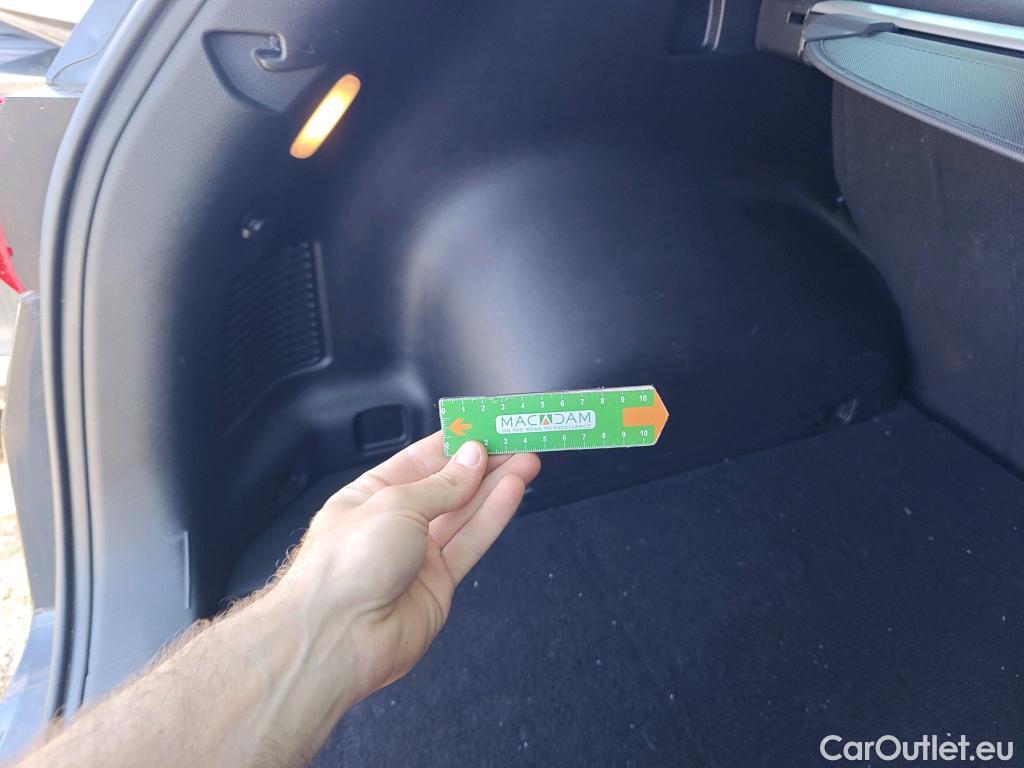  KIA  Sportage KIA  1.6MHEV Drive 100kW(136CV) 4x2(Crist Tintados) #24