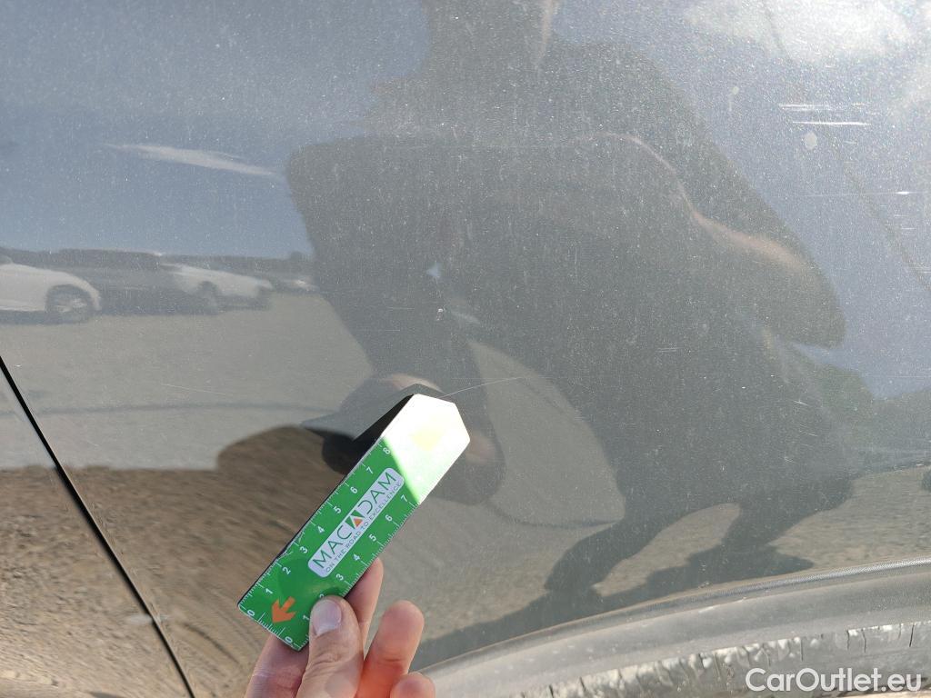  KIA  Sportage KIA  1.6MHEV Drive 100kW(136CV) 4x2(Crist Tintados) #52