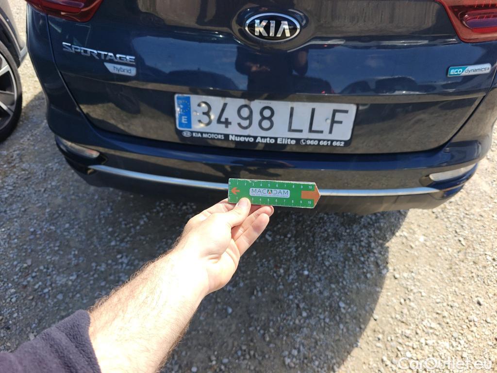  KIA  Sportage KIA  1.6MHEV Drive 100kW(136CV) 4x2(Crist Tintados) #49