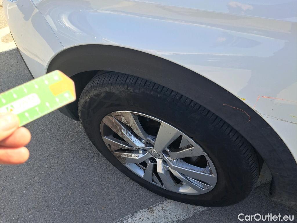  Peugeot  3008 PEUGEOT  / 2016 / 5P / todoterreno 1.5 BlueHDi 96kW (130CV) S&S Active (AC) #27