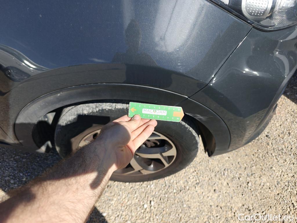  KIA  Sportage KIA  1.6MHEV Drive 100kW(136CV) 4x2(Crist Tintados) #47