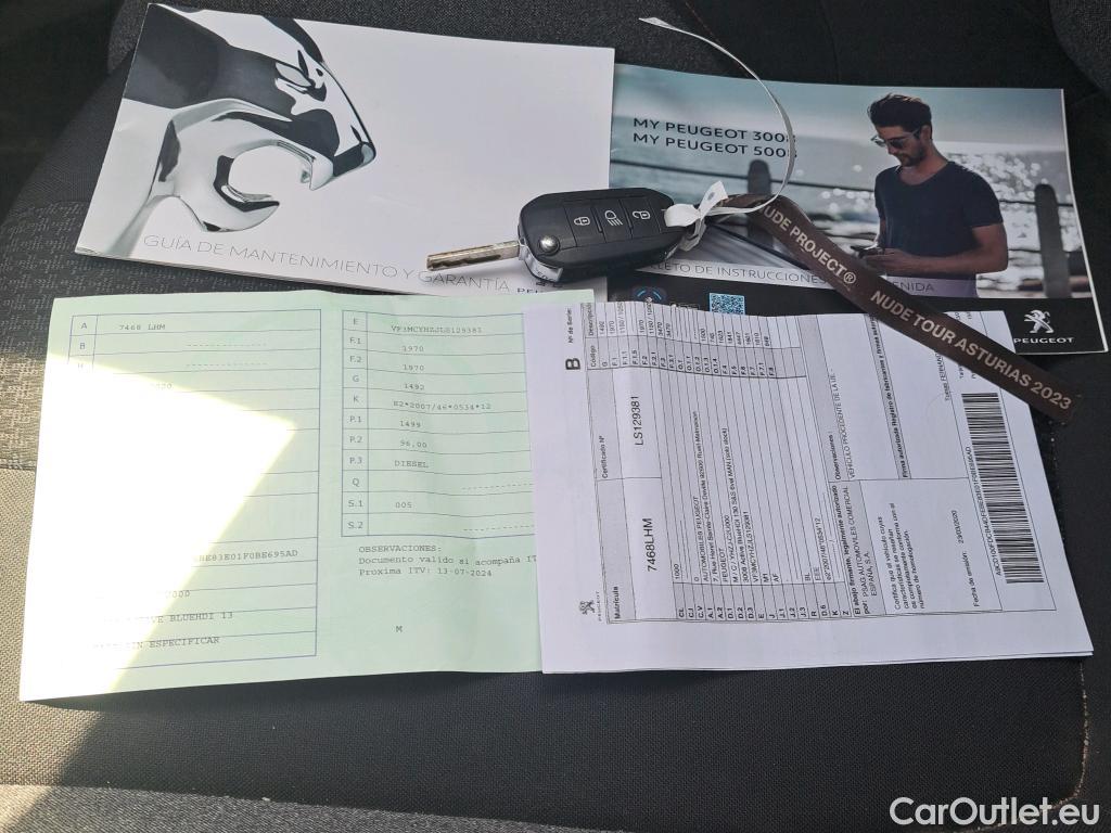  Peugeot  3008 PEUGEOT  / 2016 / 5P / todoterreno 1.5 BlueHDi 96kW (130CV) S&S Active (AC) #1