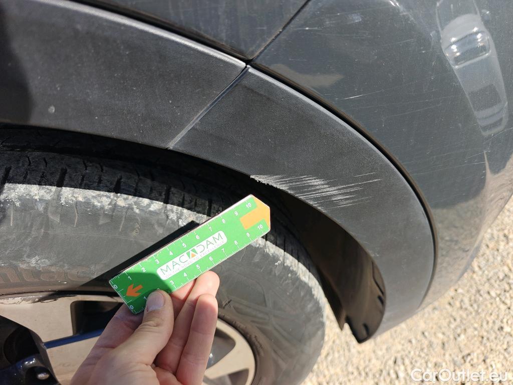  KIA  Sportage KIA  1.6MHEV Drive 100kW(136CV) 4x2(Crist Tintados) #48