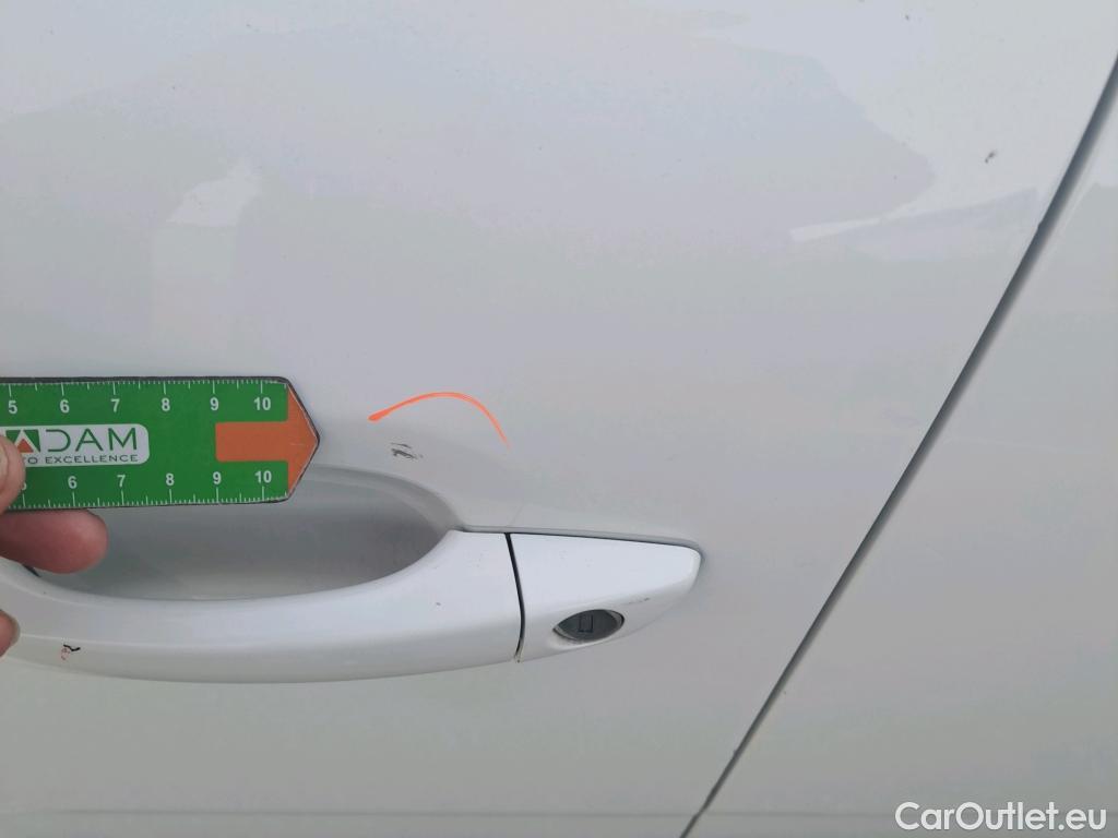  Citroen  C3 CITROEN  / 2016 / 5P / berlina con portón BlueHDi 73KW (100CV) S&S FEEL #35