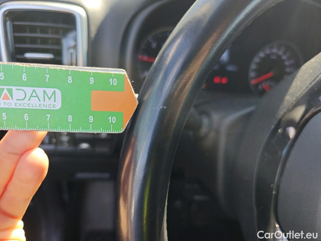  KIA  Sportage KIA  1.6MHEV Drive 100kW(136CV) 4x2(Crist Tintados) #41