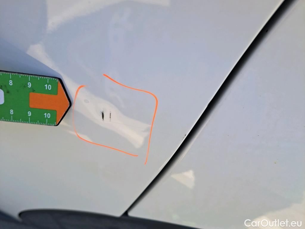  Peugeot  3008 PEUGEOT  / 2016 / 5P / todoterreno 1.5 BlueHDi 96kW (130CV) S&S Active (AC) #24