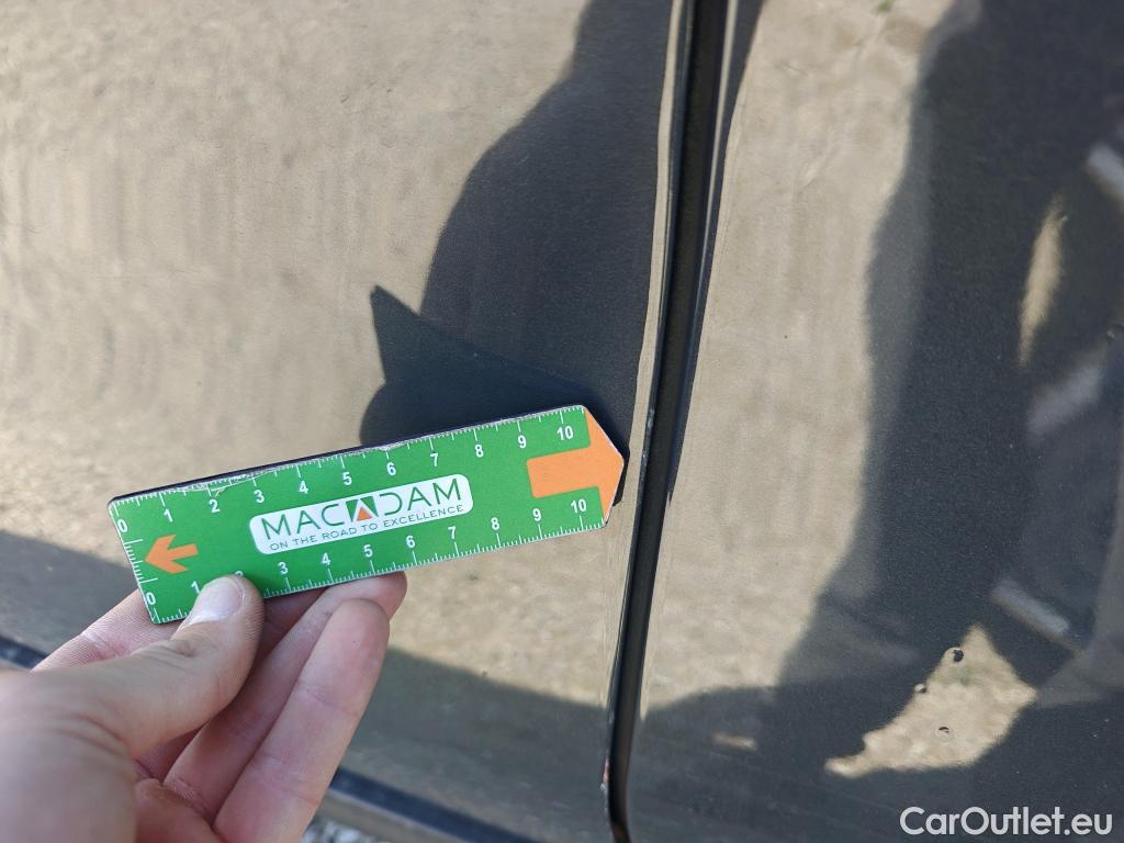  KIA  Sportage KIA  1.6MHEV Drive 100kW(136CV) 4x2(Crist Tintados) #17