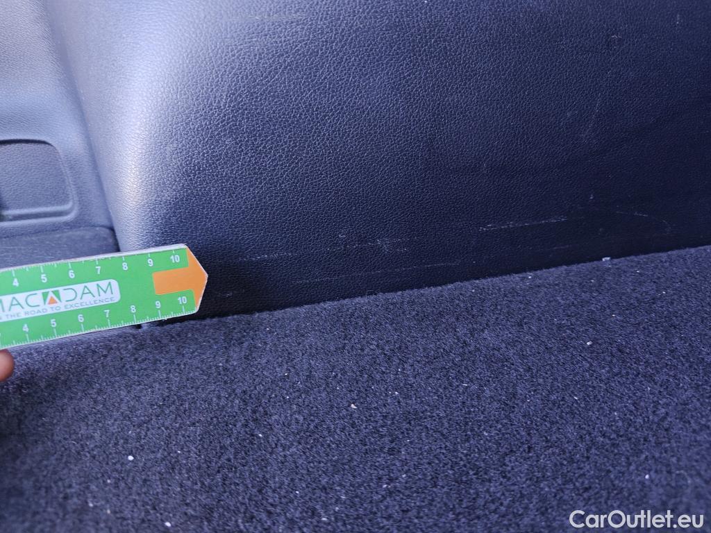  KIA  Sportage KIA  1.6MHEV Drive 100kW(136CV) 4x2(Crist Tintados) #26