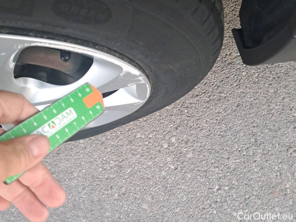  Citroen  C3 CITROEN  / 2016 / 5P / berlina con portón BlueHDi 73KW (100CV) S&S FEEL #16