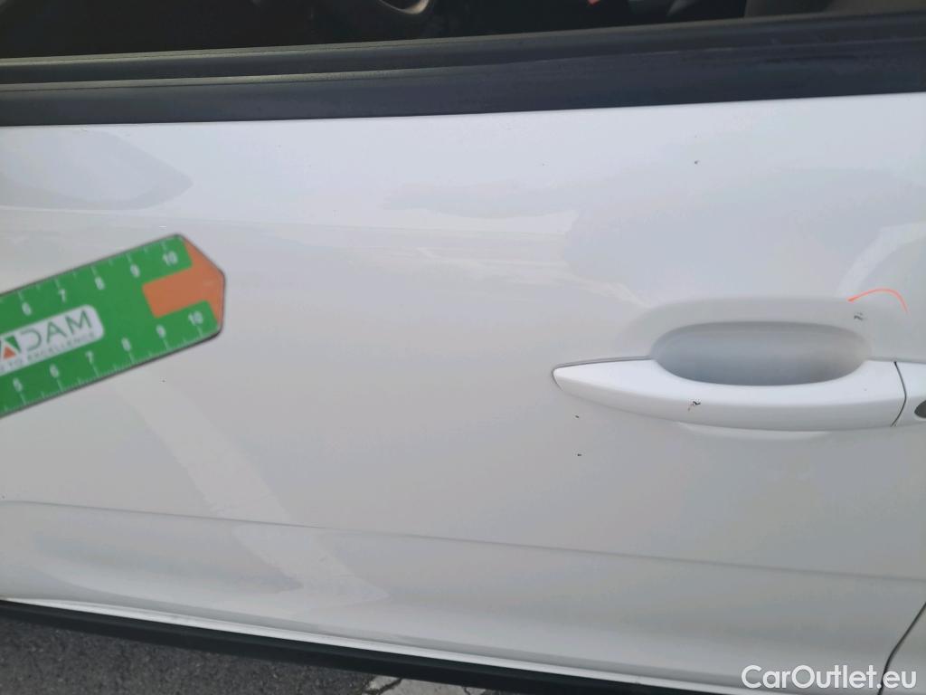  Citroen  C3 CITROEN  / 2016 / 5P / berlina con portón BlueHDi 73KW (100CV) S&S FEEL #23