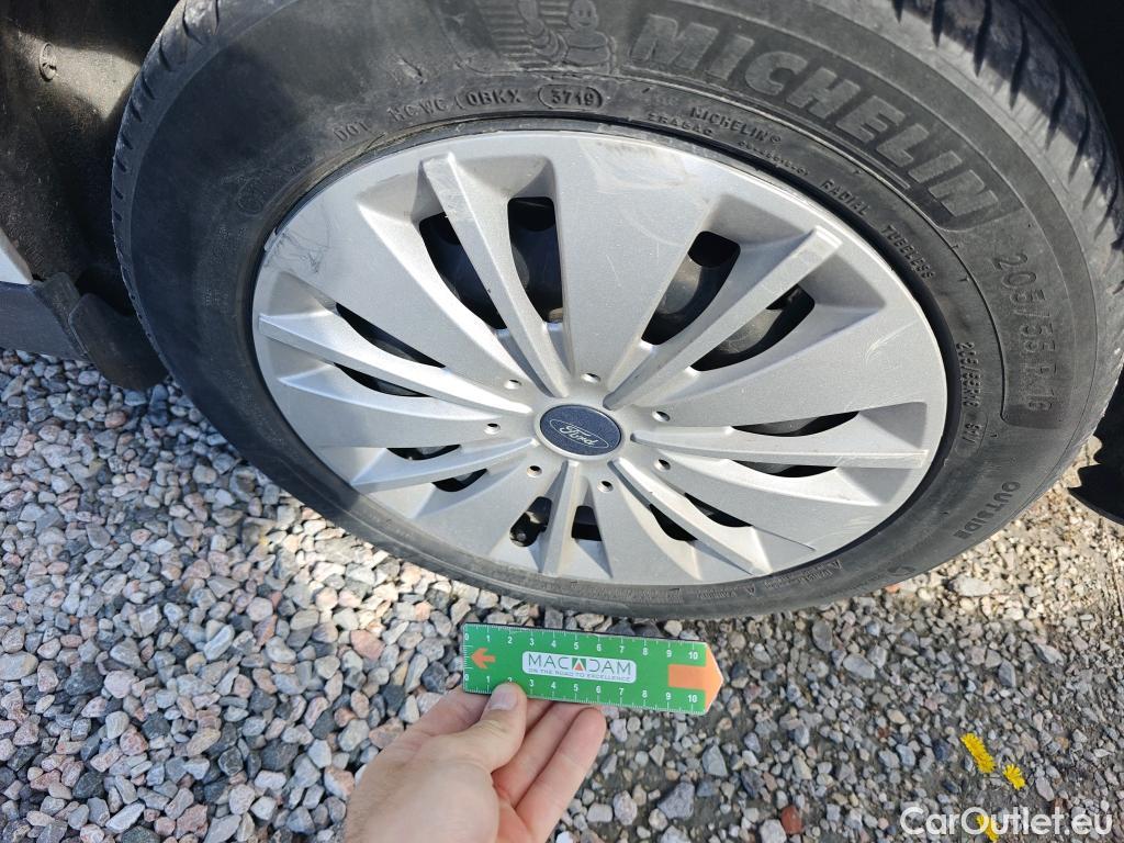  Ford  Focus FORD  5p 3G berlina con portón 1.5 TDCi E6 70kW (95CV) Trend+ #78