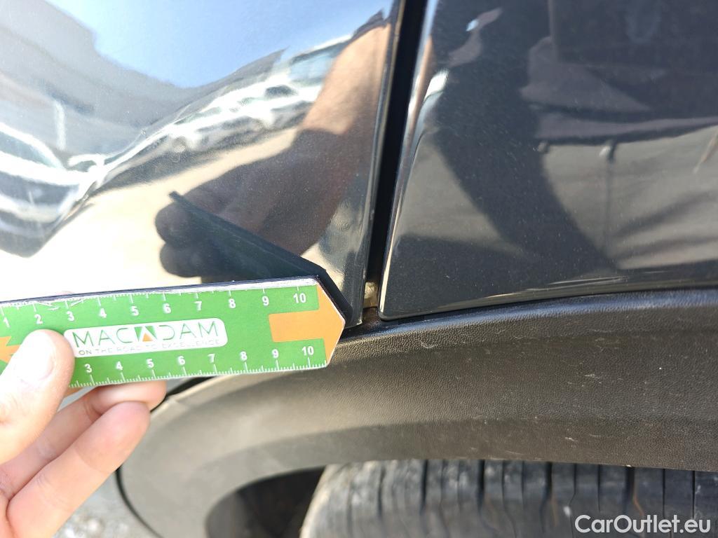  KIA  Sportage KIA  1.6MHEV Drive 100kW(136CV) 4x2(Crist Tintados) #59