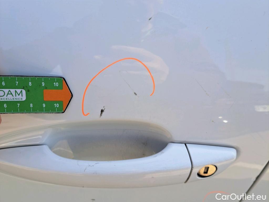  Peugeot  3008 PEUGEOT  / 2016 / 5P / todoterreno 1.5 BlueHDi 96kW (130CV) S&S Active (AC) #7