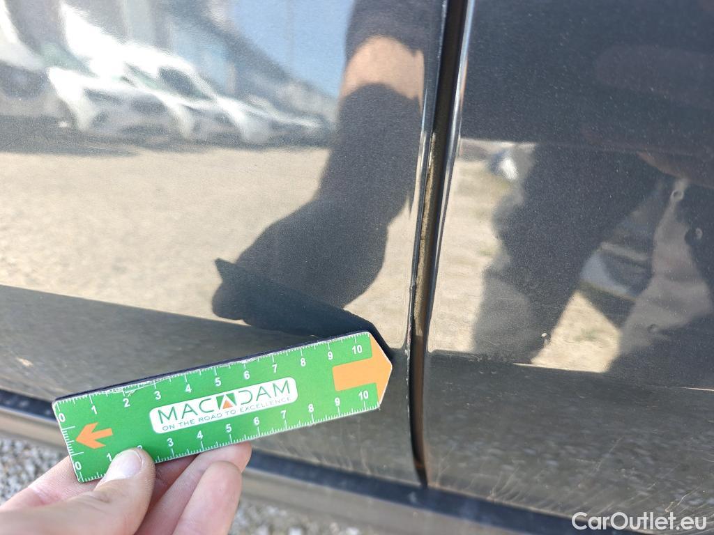  KIA  Sportage KIA  1.6MHEV Drive 100kW(136CV) 4x2(Crist Tintados) #18