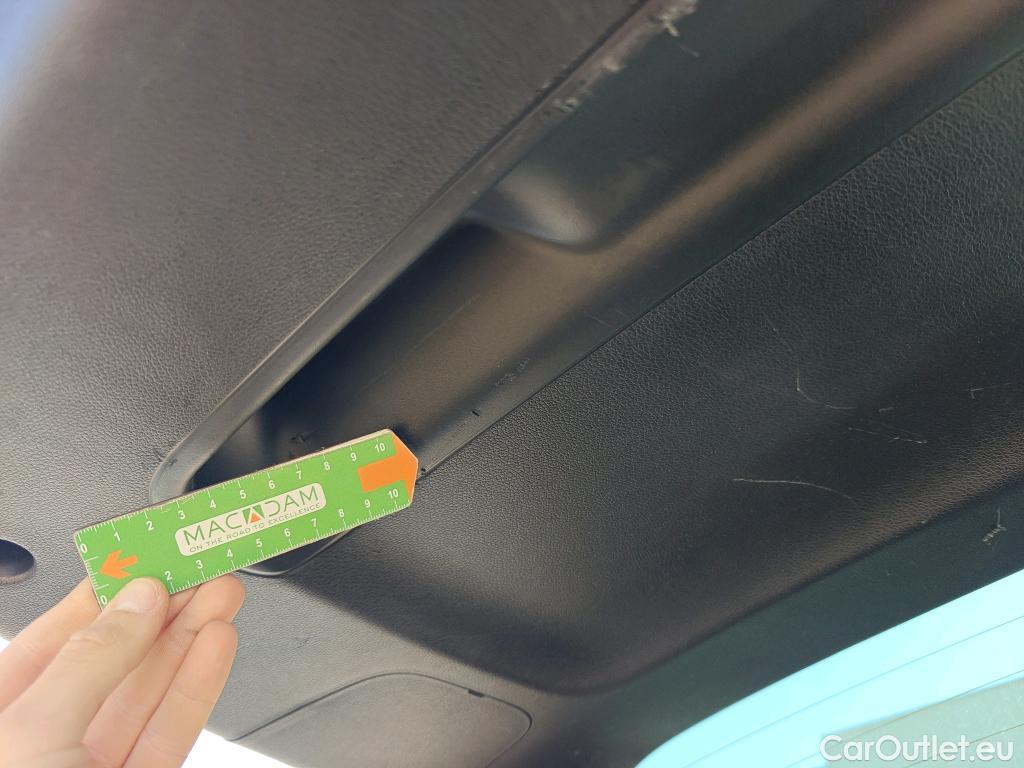  KIA  Sportage KIA  1.6MHEV Drive 100kW(136CV) 4x2(Crist Tintados) #32