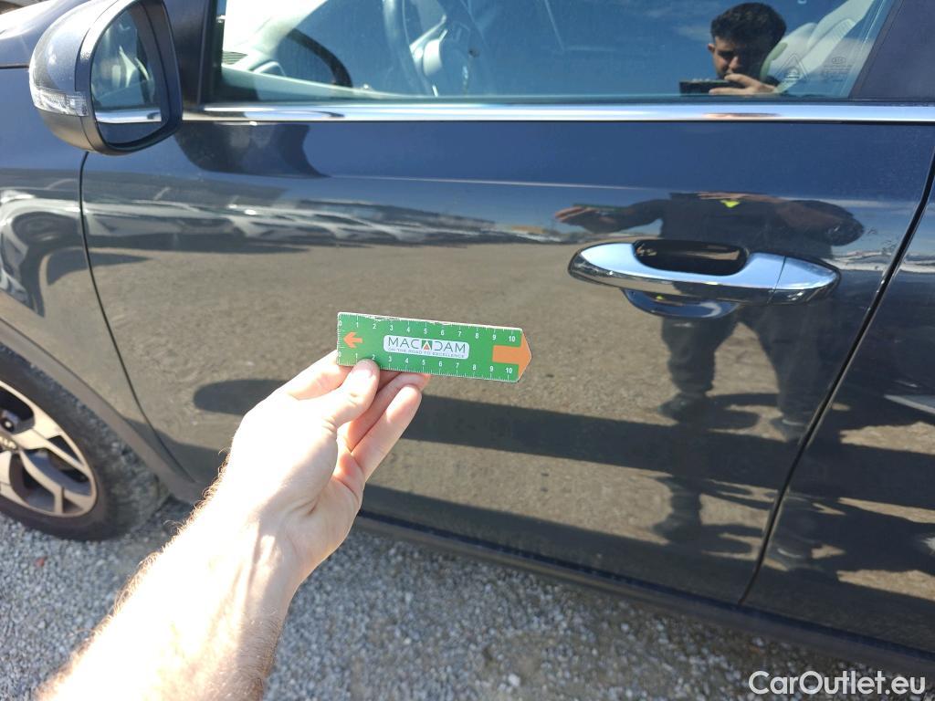  KIA  Sportage KIA  1.6MHEV Drive 100kW(136CV) 4x2(Crist Tintados) #15