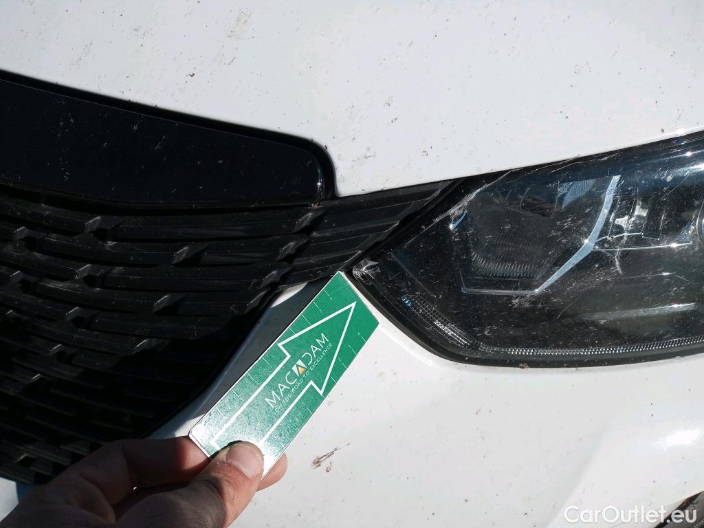  Peugeot  2008 PEUGEOT  / 2019 / 5P / todoterreno Active Pack BlueHDI 81kW (110CV) #2