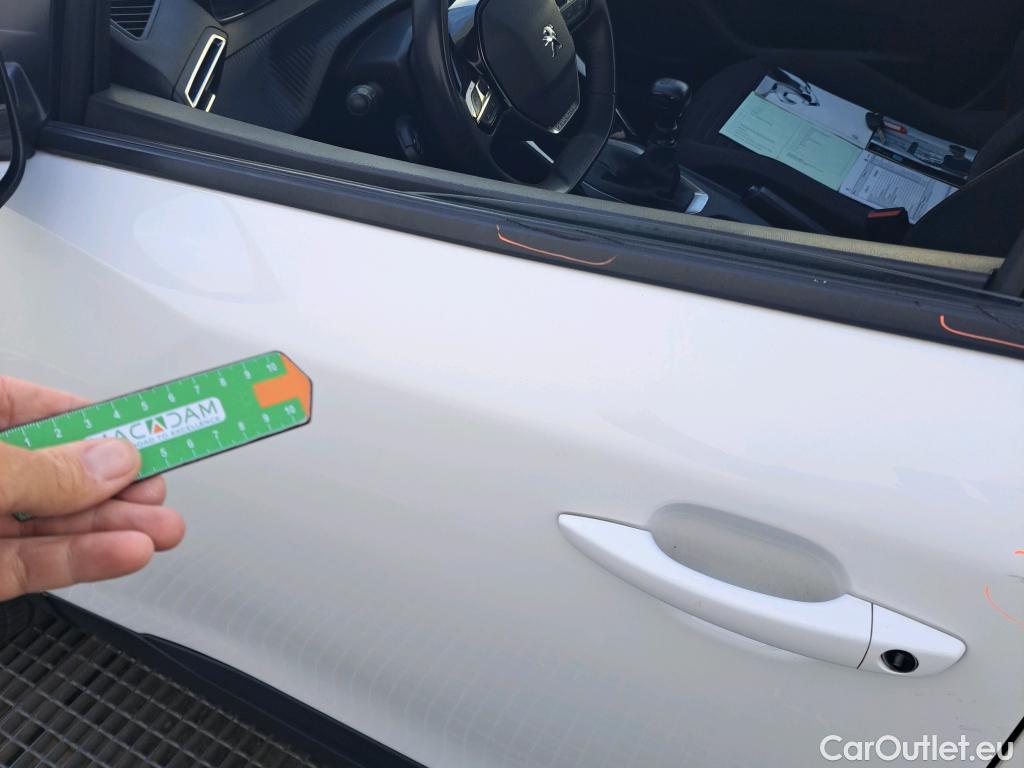  Peugeot  2008 PEUGEOT  / 2019 / 5P / todoterreno Active BlueHDI 81kW (110CV) #1