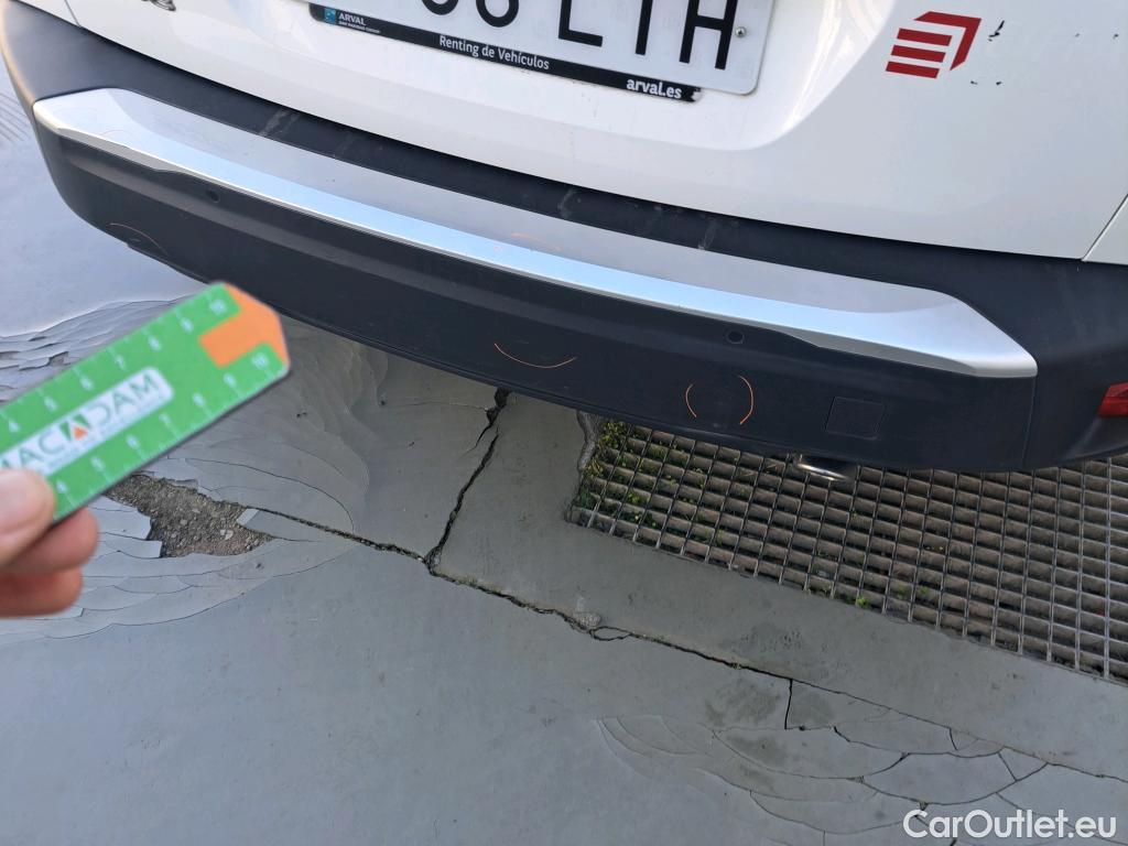  Peugeot  2008 PEUGEOT  / 2019 / 5P / todoterreno Active BlueHDI 81kW (110CV) #14