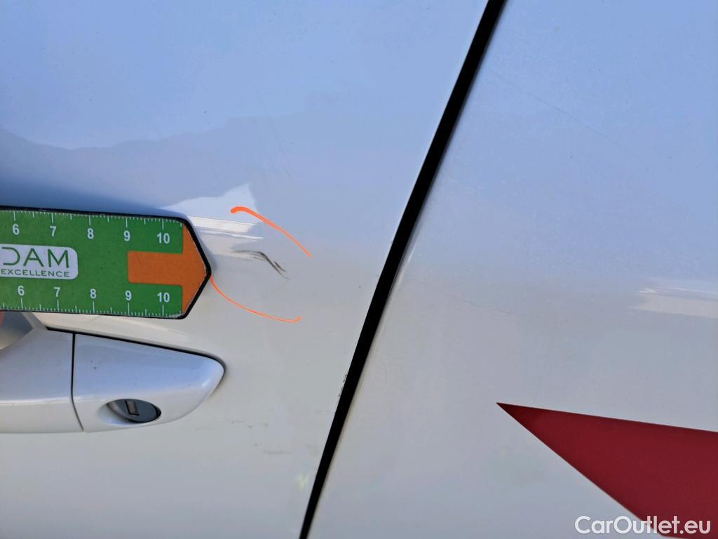  Peugeot  2008 PEUGEOT  / 2019 / 5P / todoterreno Active BlueHDI 81kW (110CV) #34