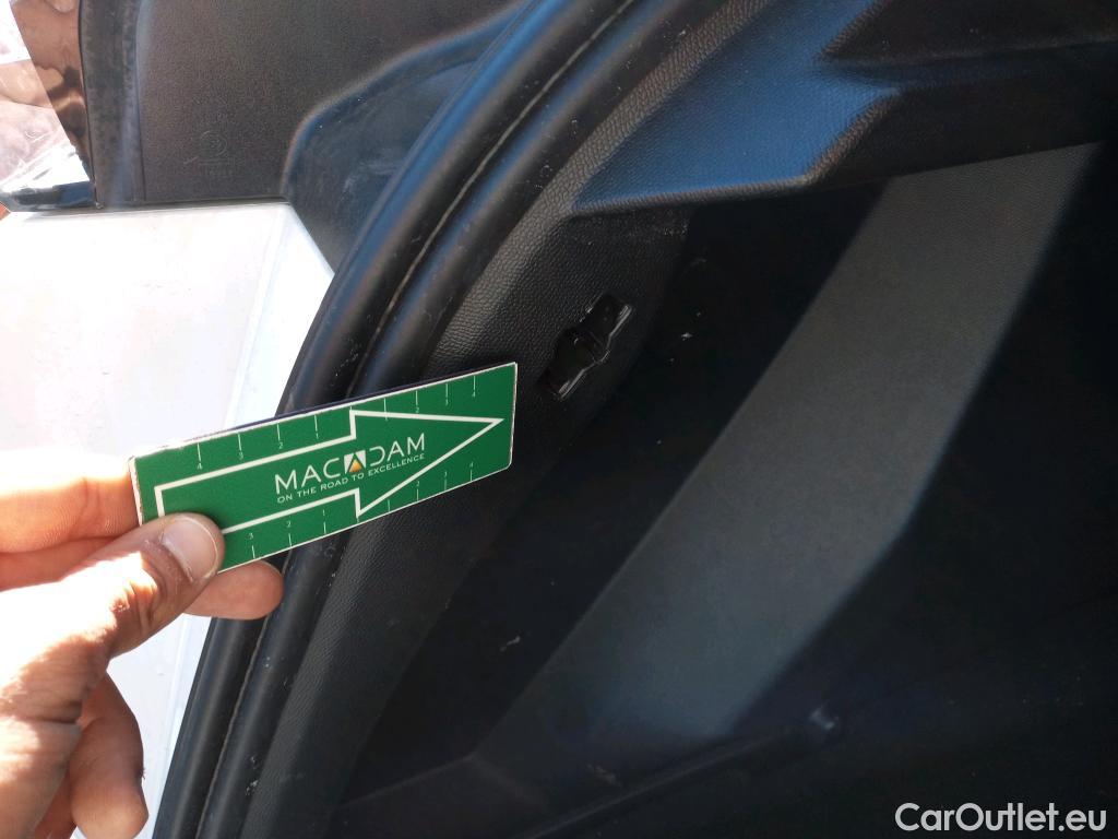  Peugeot  2008 PEUGEOT  / 2019 / 5P / todoterreno Active Pack BlueHDI 81kW (110CV) #6