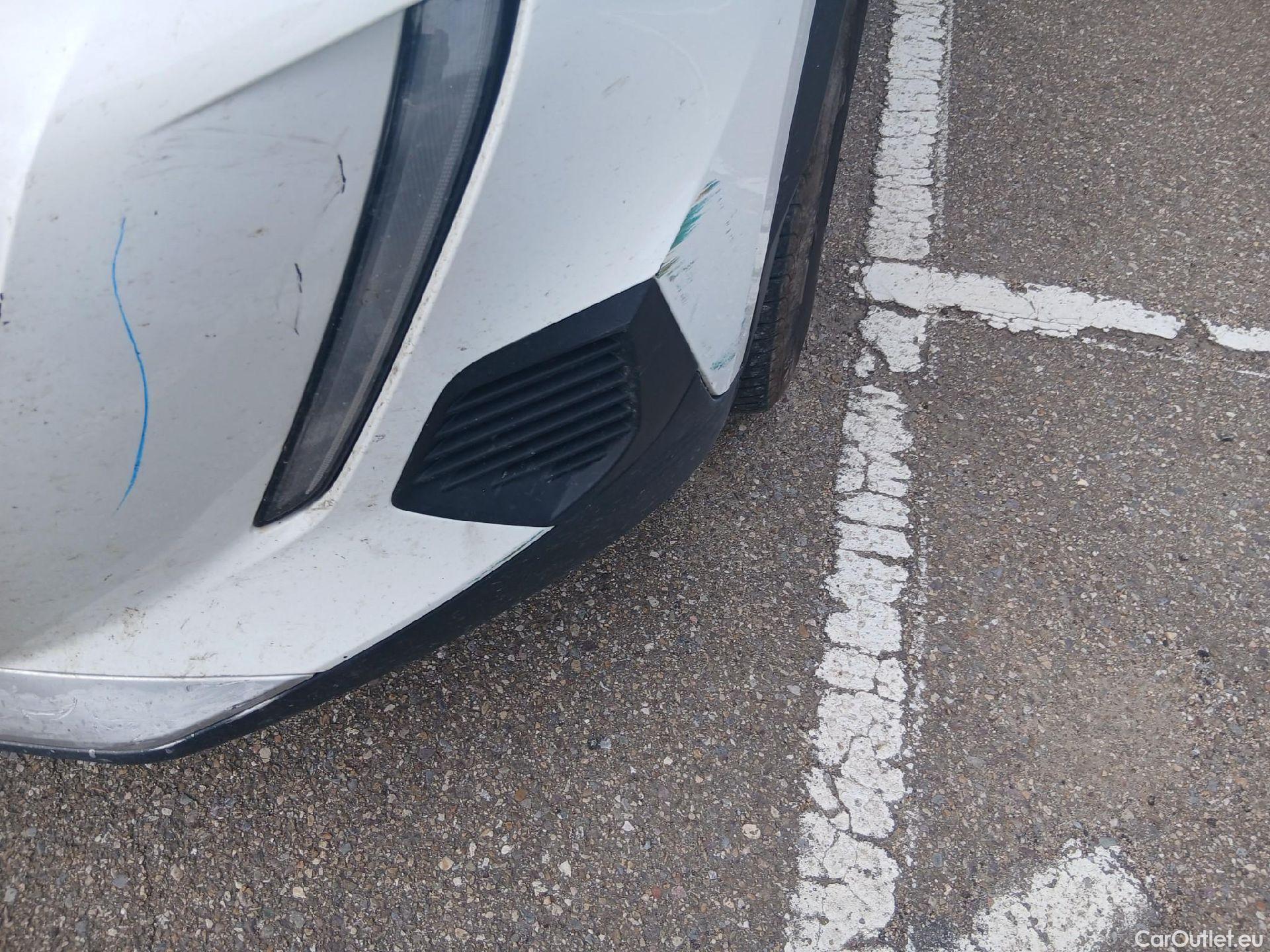  Peugeot  2008 PEUGEOT  / 2019 / 5P / todoterreno Allure BlueHDI 81kW (110CV) #8