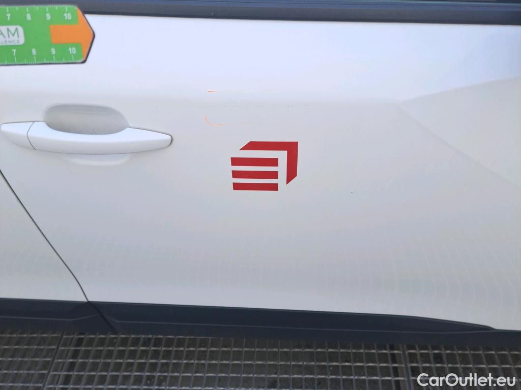  Peugeot  2008 PEUGEOT  / 2019 / 5P / todoterreno Active BlueHDI 81kW (110CV) #18