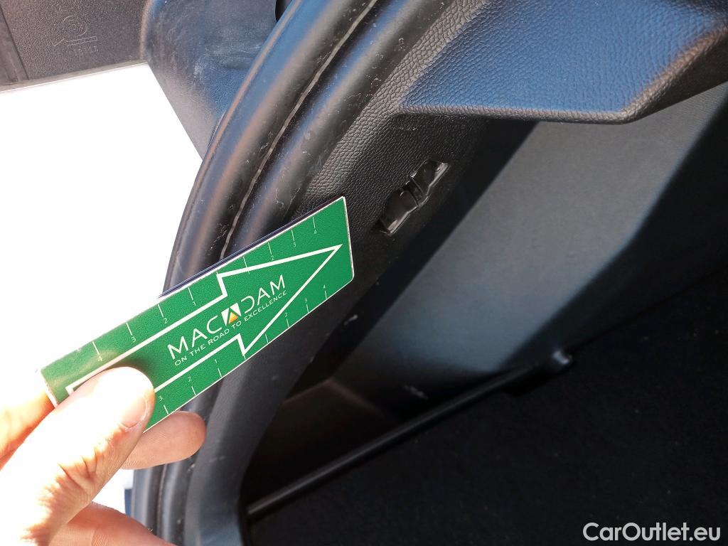  Peugeot  2008 PEUGEOT  / 2019 / 5P / todoterreno Active Pack BlueHDI 81kW (110CV) #5