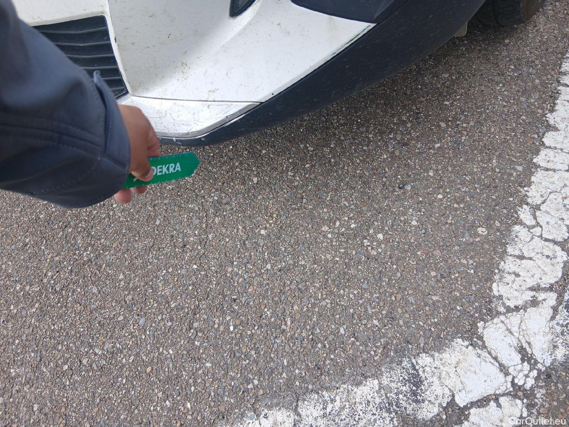  Peugeot  2008 PEUGEOT  / 2019 / 5P / todoterreno Allure BlueHDI 81kW (110CV) #16