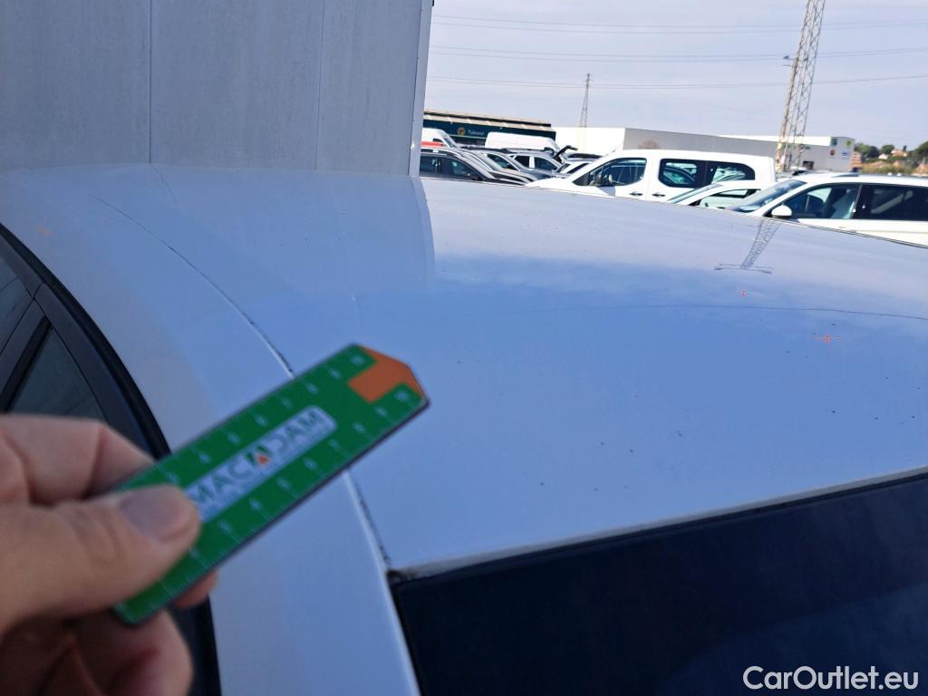  Peugeot  2008 PEUGEOT  / 2019 / 5P / todoterreno Active BlueHDI 81kW (110CV) #3