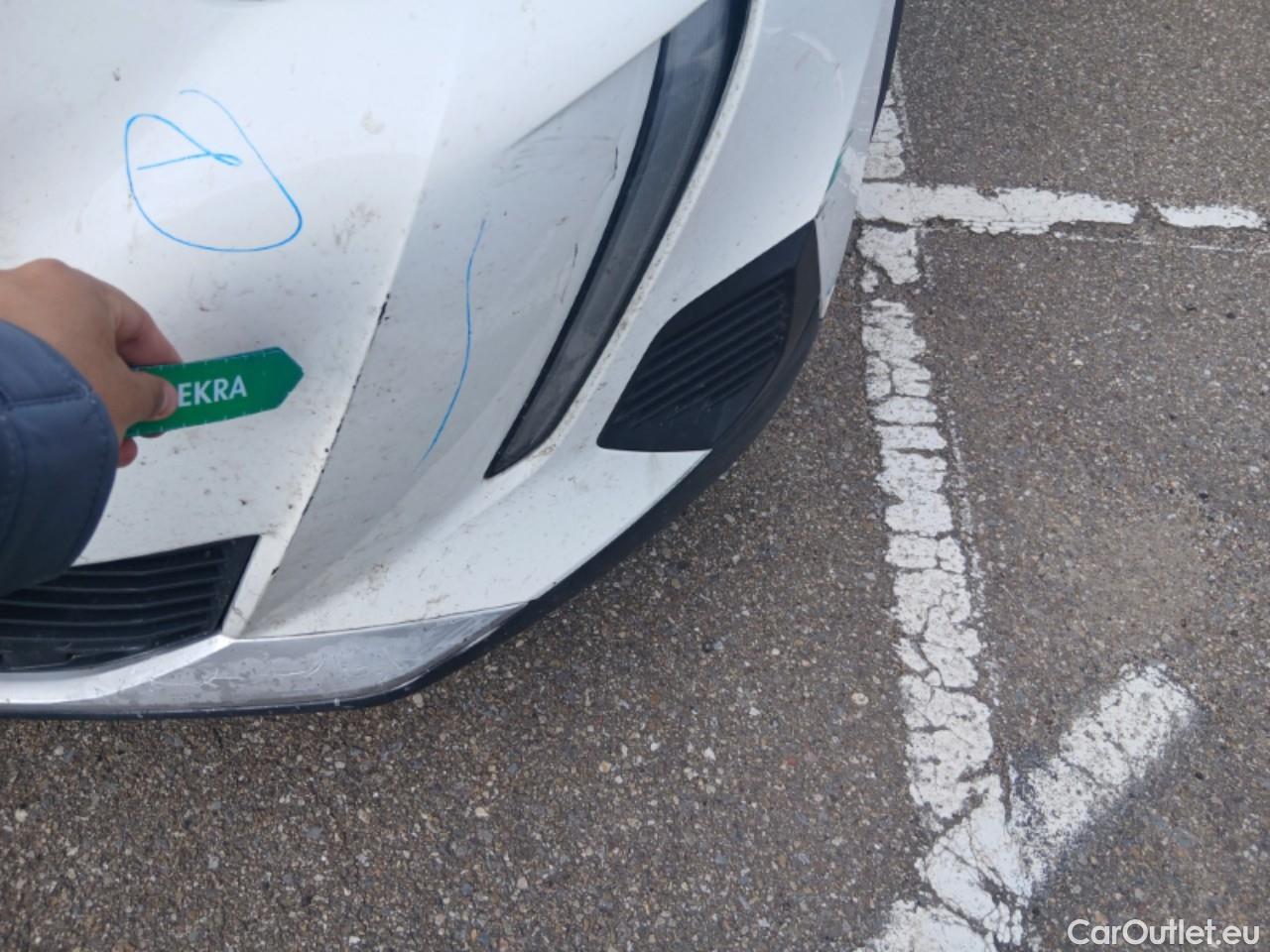  Peugeot  2008 PEUGEOT  / 2019 / 5P / todoterreno Allure BlueHDI 81kW (110CV) #5