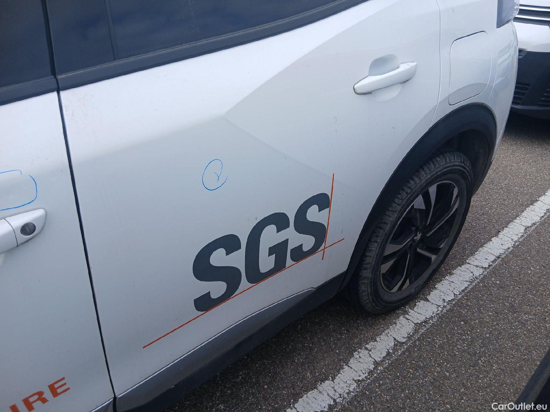  Peugeot  2008 PEUGEOT  / 2019 / 5P / todoterreno Allure BlueHDI 81kW (110CV) #23