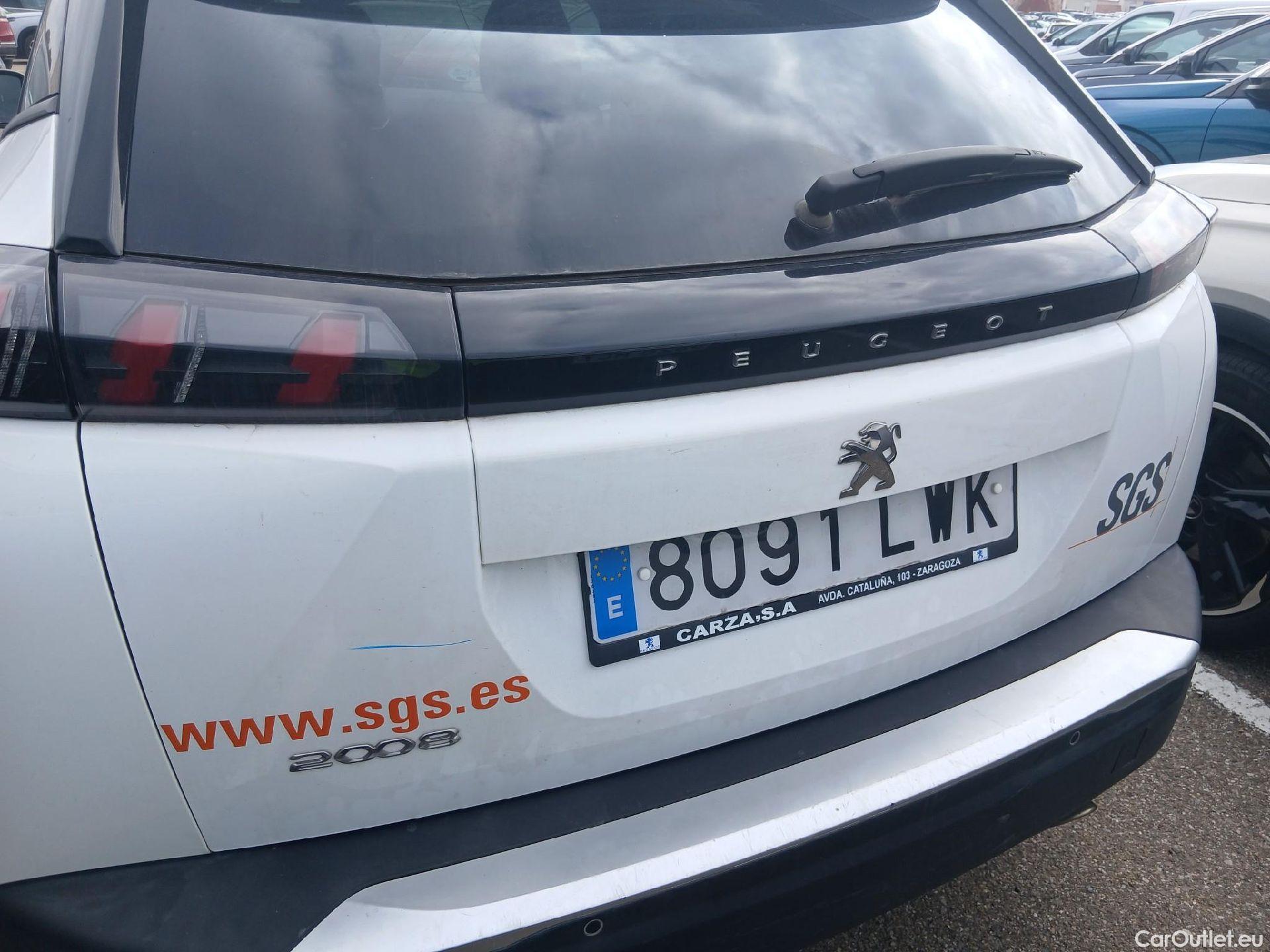  Peugeot  2008 PEUGEOT  / 2019 / 5P / todoterreno Allure BlueHDI 81kW (110CV) #30