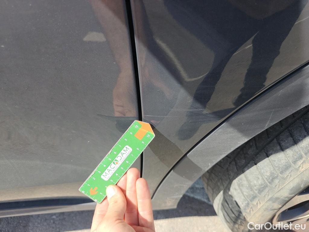  KIA  Sportage KIA  1.6MHEV Drive 100kW(136CV) 4x2(Crist Tintados) #51