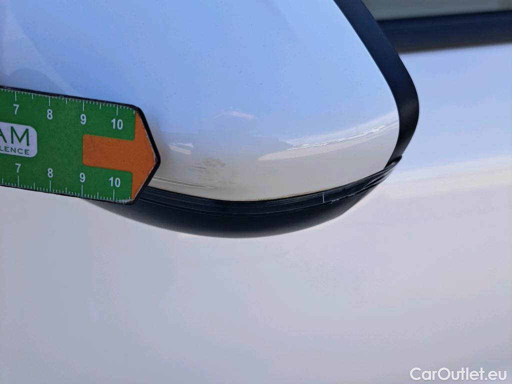  Peugeot  2008 PEUGEOT  / 2019 / 5P / todoterreno Active BlueHDI 81kW (110CV) #30