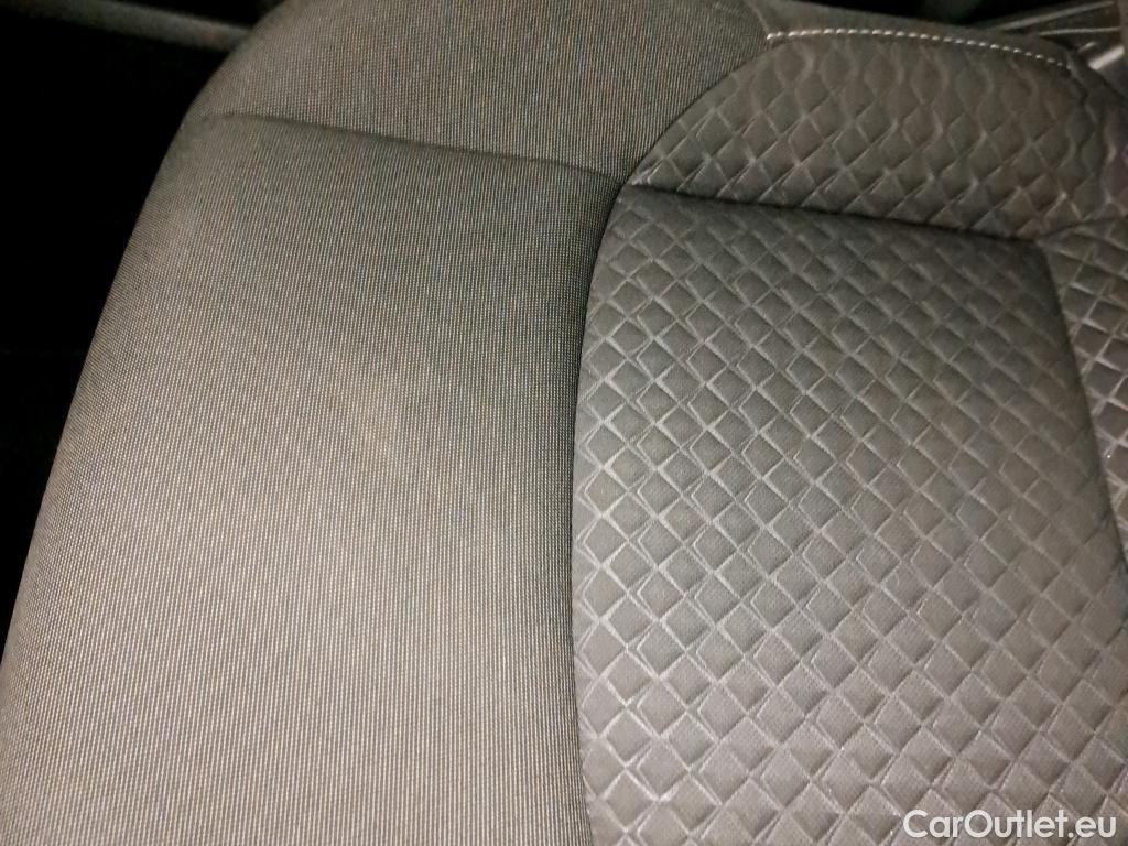  Toyota  C-HR TOYOTA  / 2019 / 5P / todoterreno 1.8 125H Active #12