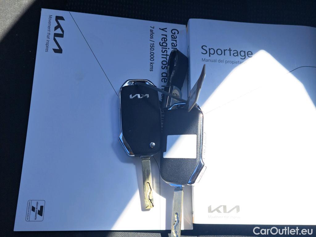  KIA  Sportage KIA  / 2022 / 5P / todoterreno 1.6 T-GDi MHEV 118kW (160CV) Drive 17