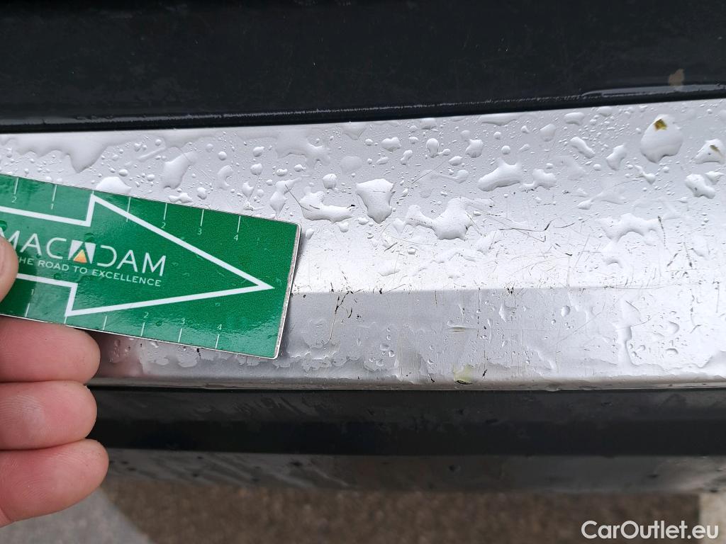  Peugeot  2008 PEUGEOT  / 2019 / 5P / todoterreno Allure BlueHDI 81kW (110CV) #19