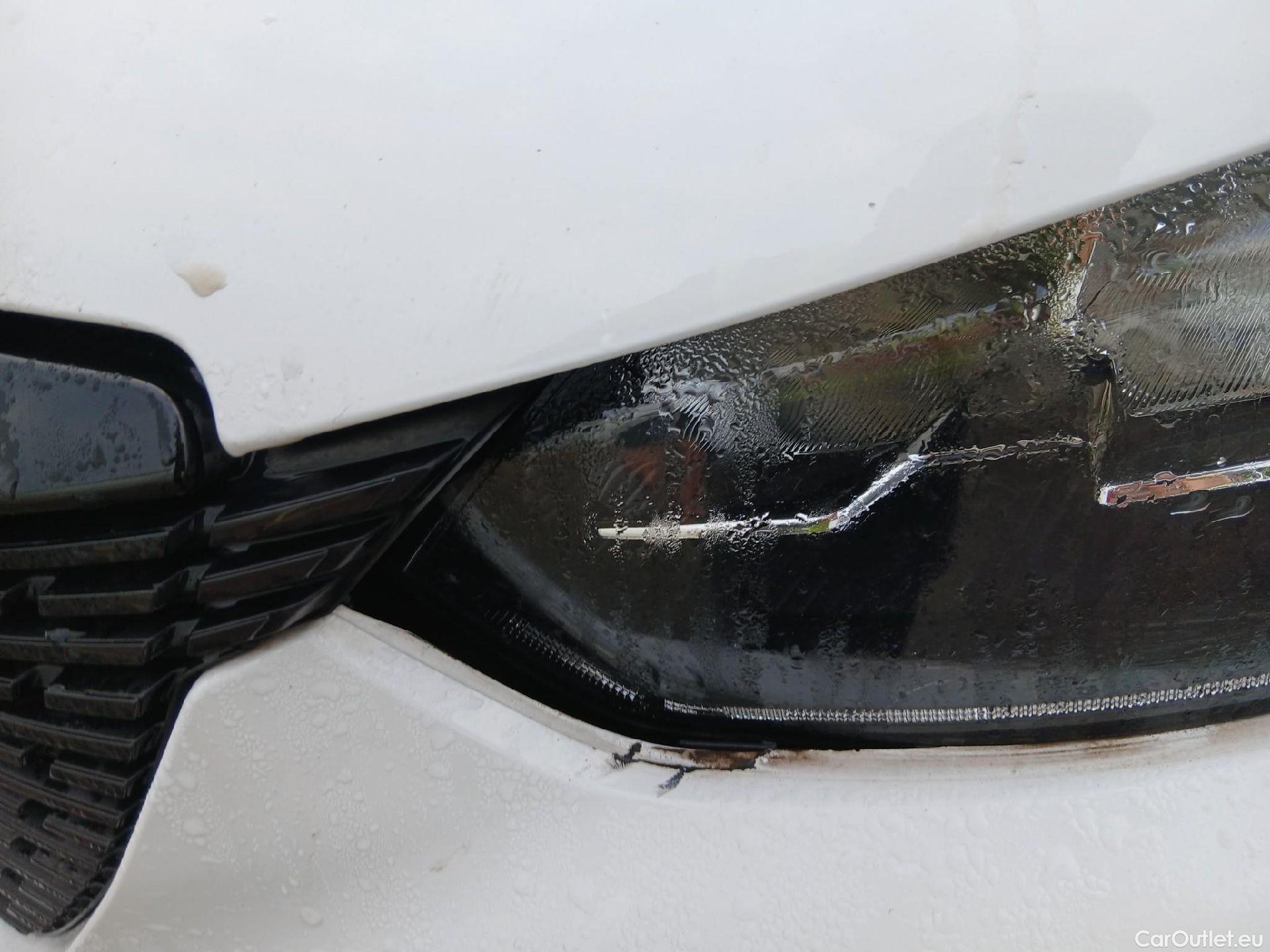  Peugeot  2008 PEUGEOT  / 2019 / 5P / todoterreno Active Puretech 100 S&S BVM6 #5