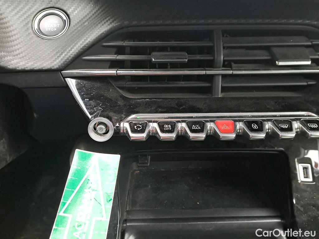  Peugeot  2008 PEUGEOT  / 2019 / 5P / todoterreno Allure BlueHDI 81kW (110CV) #1