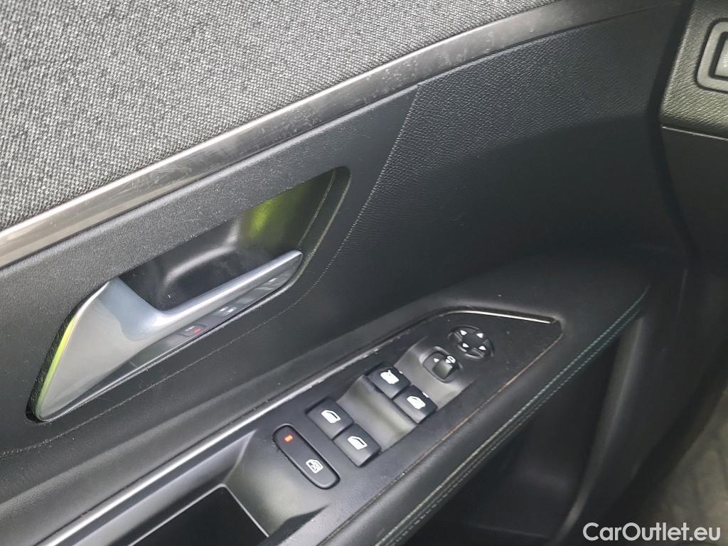  Peugeot  3008 PEUGEOT  / 2020 / 5P / todoterreno 1.5 BlueHDi 96kW S&S Allure Pack EAT8 #25