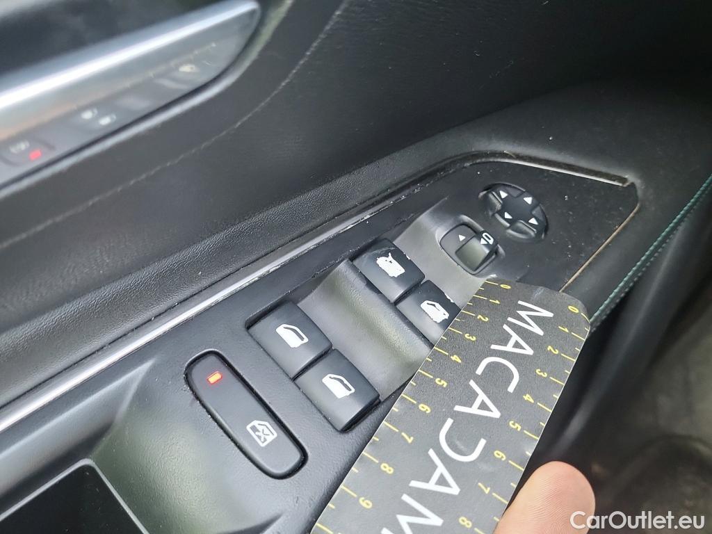  Peugeot  3008 PEUGEOT  / 2020 / 5P / todoterreno 1.5 BlueHDi 96kW S&S Allure Pack EAT8 #26