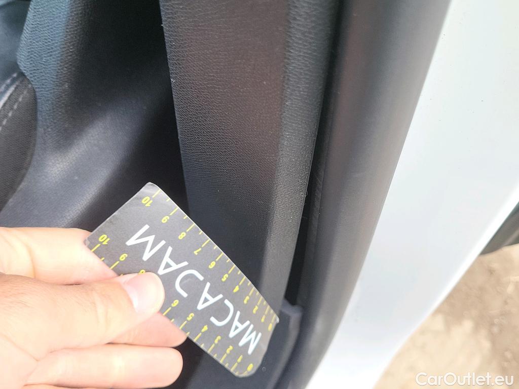  Peugeot  3008 PEUGEOT  / 2020 / 5P / todoterreno 1.5 BlueHDi 96kW S&S Allure Pack EAT8 #19